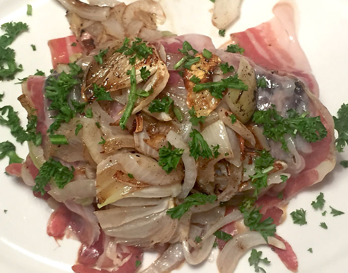 Gasthaus-Crames-Wollschweinschinken